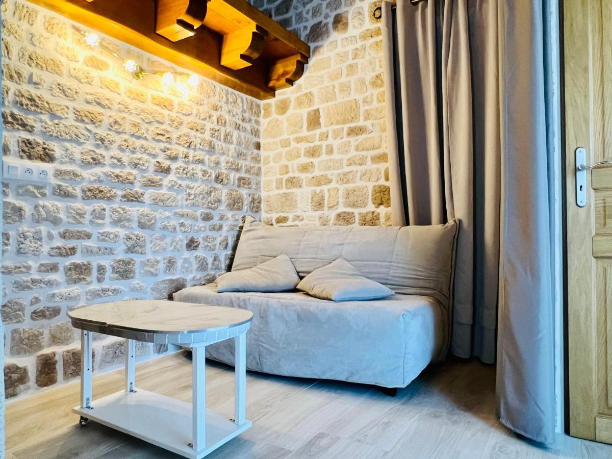 Le Mas Des Mathes, Chambres D'Hotes, Studios Les Mathes Exterior photo