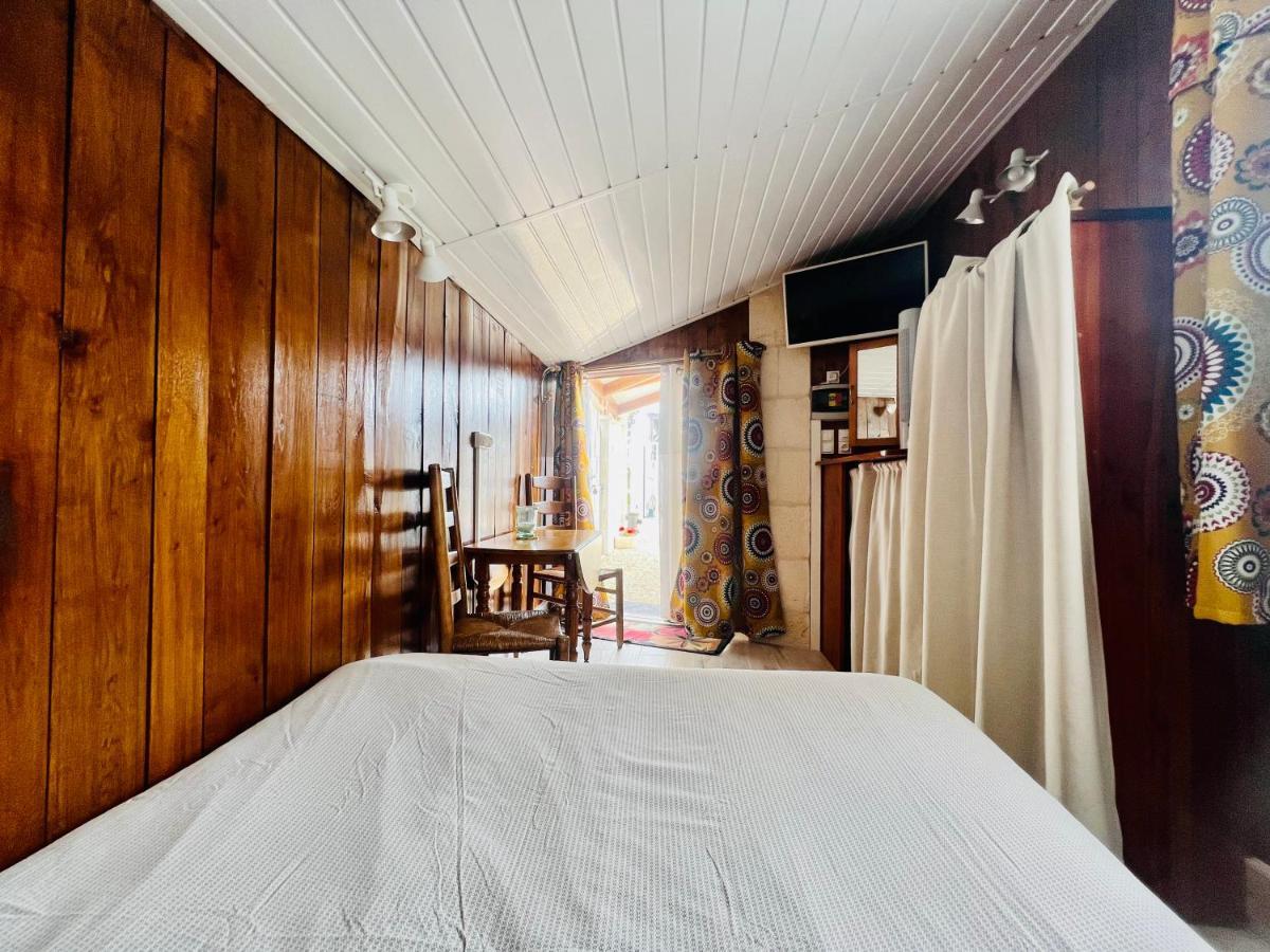 Le Mas Des Mathes, Chambres D'Hotes, Studios Les Mathes Exterior photo